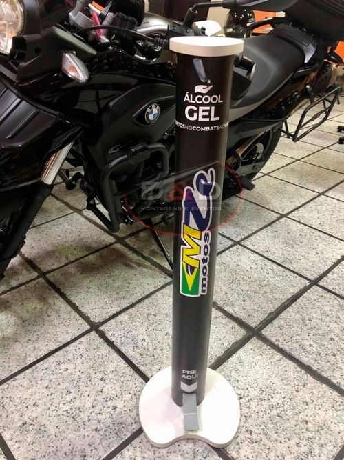 Totem de álcool em gel com pedal